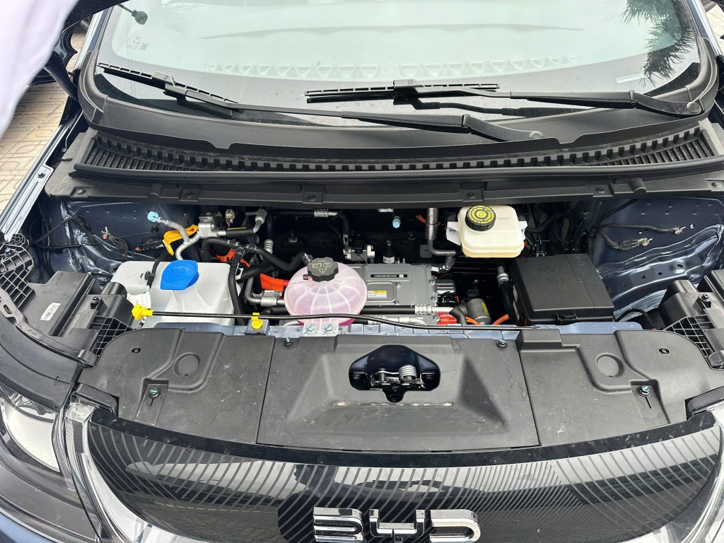 so sánh BYD Dolphin và Geely EX2